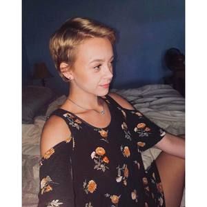 Meet your Posher, Whitney